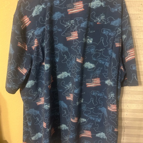 Men’s short sleeve button down shirt - Picture 2 of 3